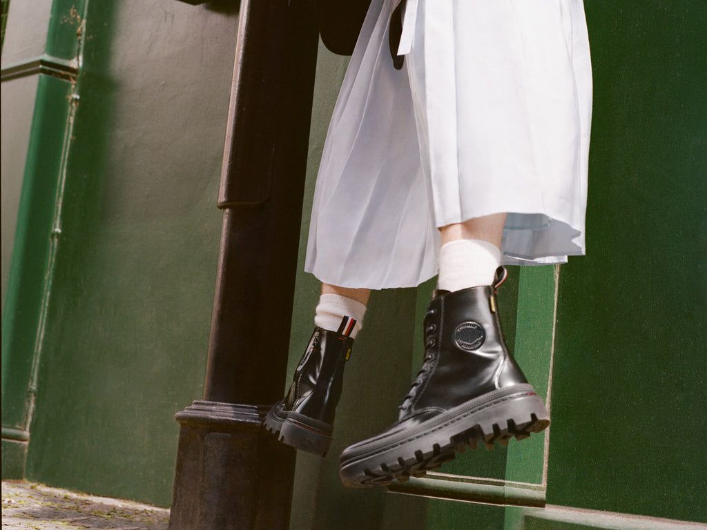 Women Palladium Pallatrooper Off-1 Boots Black / Black | BZWF-97640