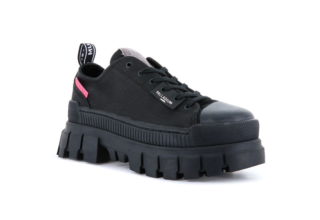 Women Palladium Revolt Lo Tx Sneakers Black / Black | BSTW-35209