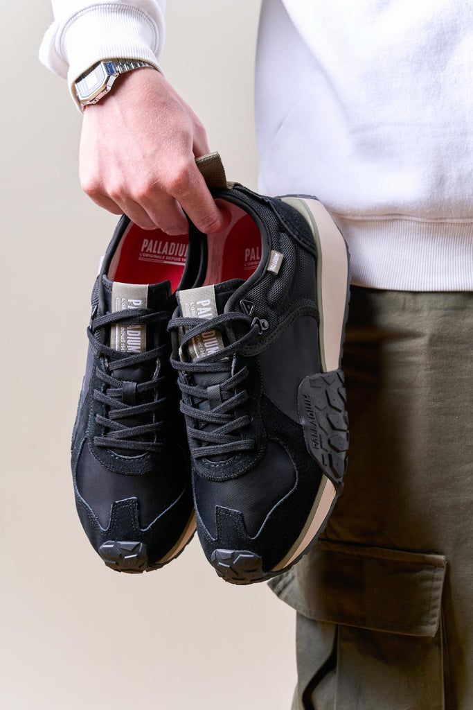 Women Palladium Troop Runner Sneakers Black / Black | LNJP-69704